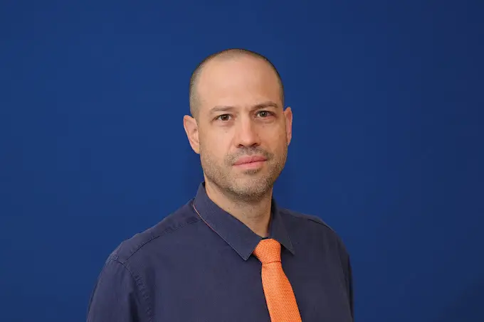 דר צביקה שטיינברגר